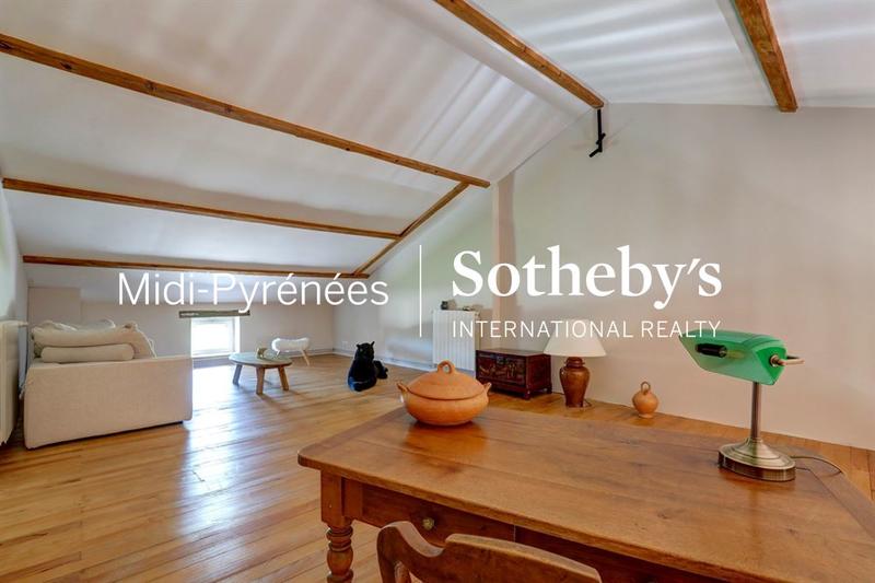 Maison - 730 m² - 14 pièces