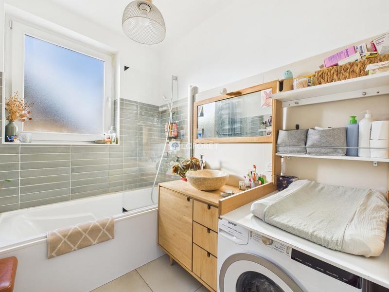 Appartement - 100 m² - 5 pièces