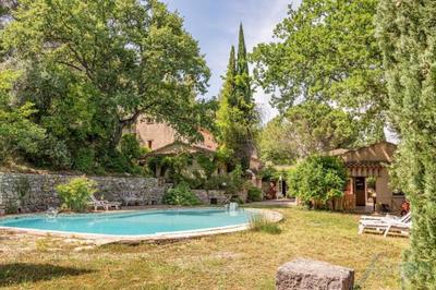 Villa - 12 251 m² - 7 pièces