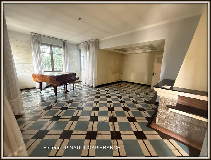 Maison - 176 m² - 8 pièces