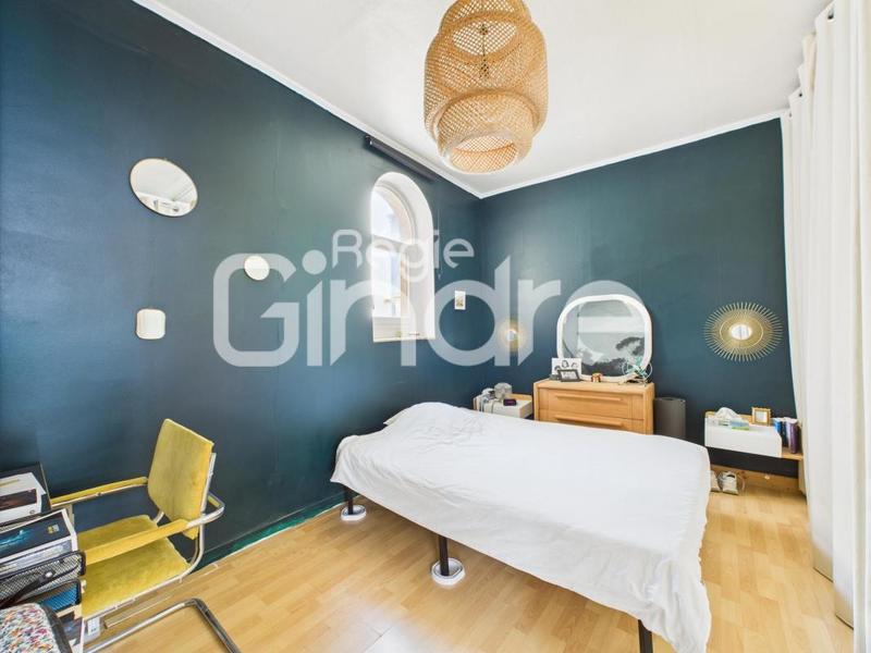 Appartement - 99 m² - 4 pièces