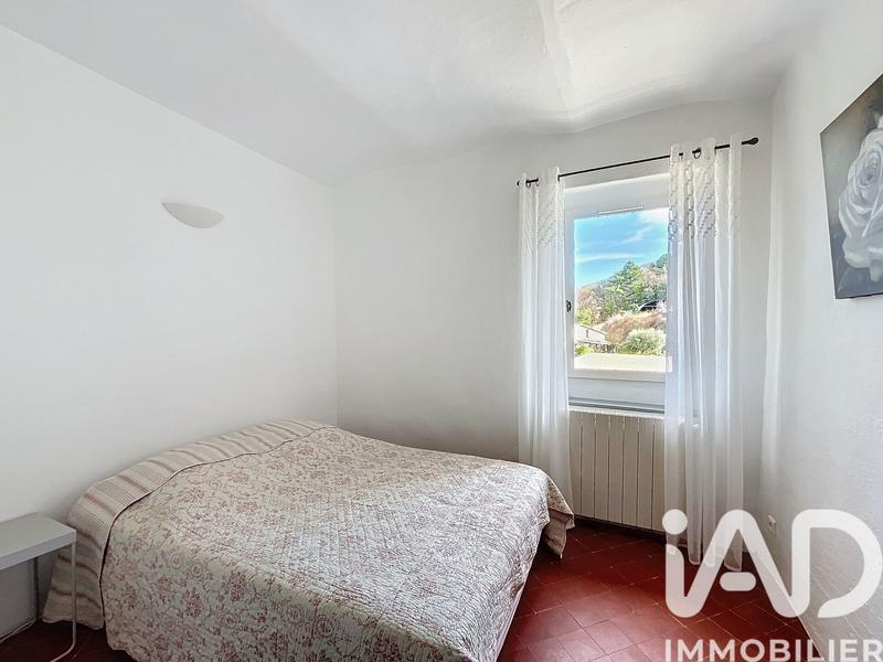 Maison - 220 m² - 5 pièces