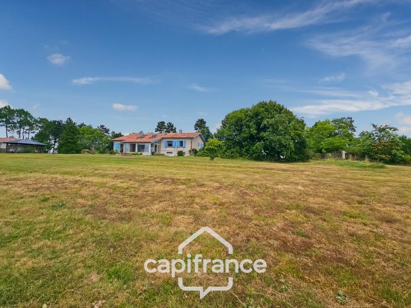 Maison - 235 m² - 7 pièces