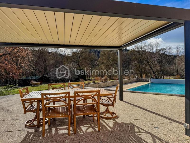 Demeure - 570 m² - 14 pièces