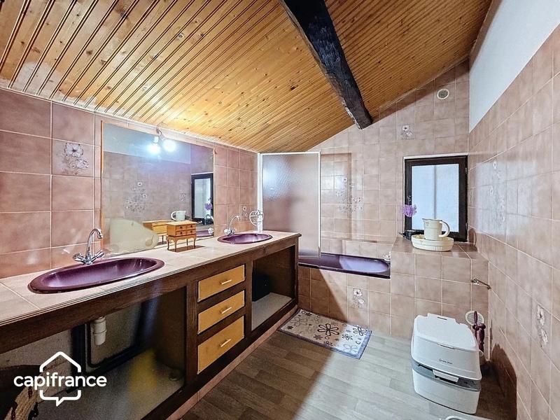 Maison - 151 m² - 8 pièces