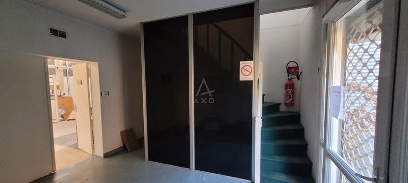 Entrepôt - 583 m² - 9 pièces