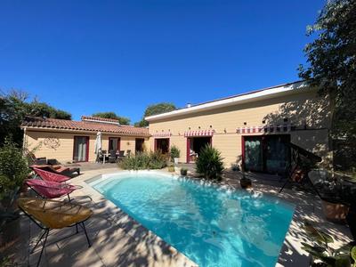 Maison - 533 m² - 28 pièces