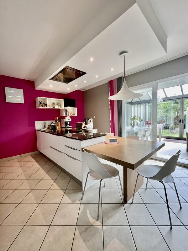 Maison traditionnelle - 221 m² - 7 pièces