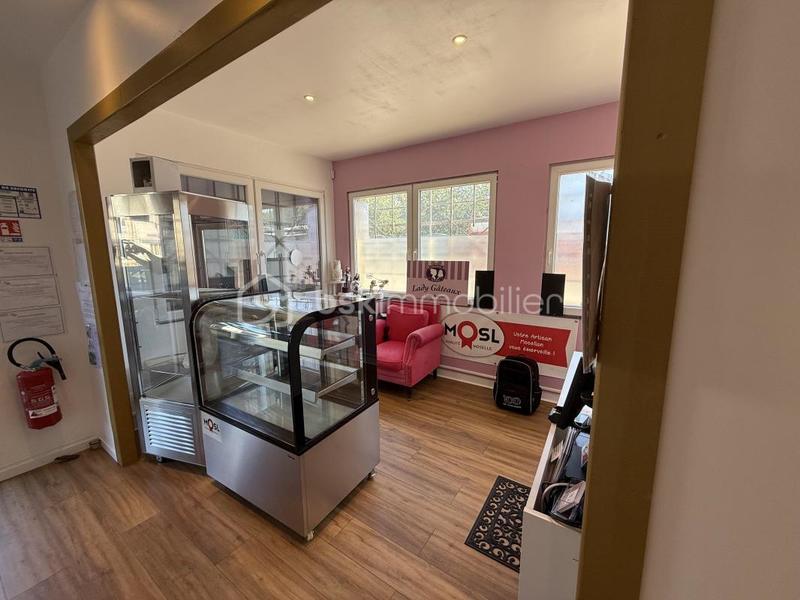 Local commercial - 135 m² - 4 pièces