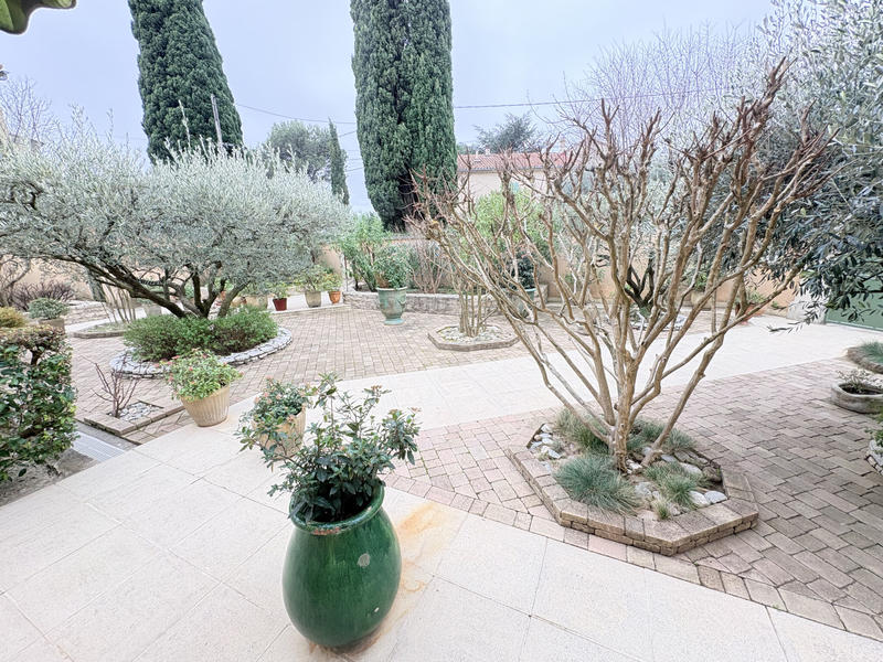 Villa - 311 m² - 11 pièces