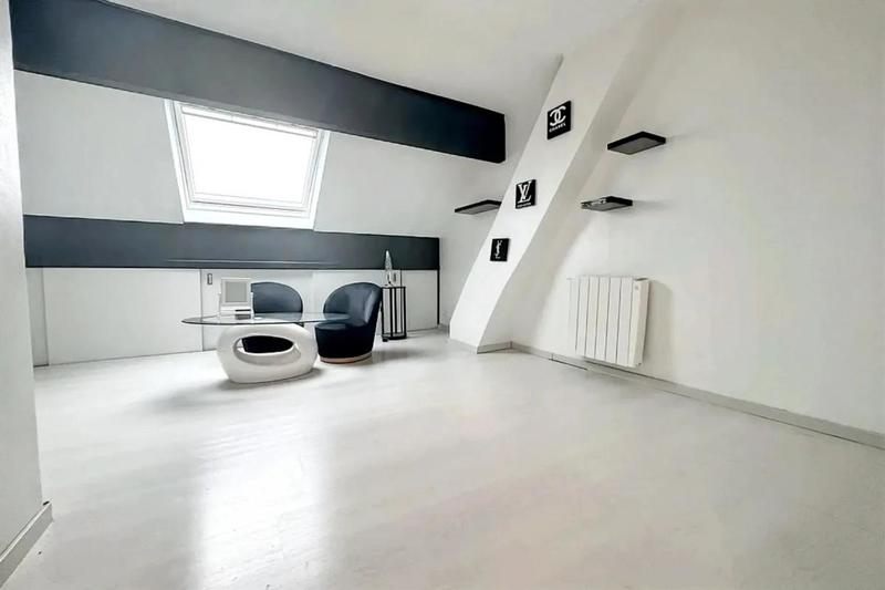 Appartement - 163 m² - 6 pièces