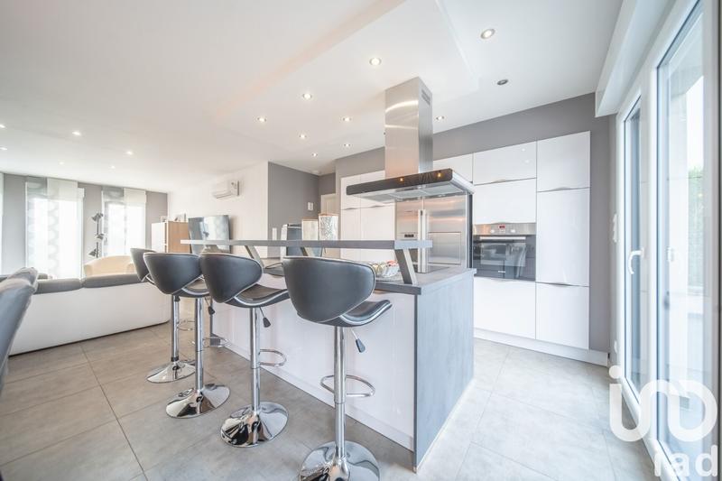 Maison - 121 m² - 5 pièces