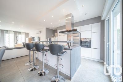 Maison - 121 m² - 5 pièces