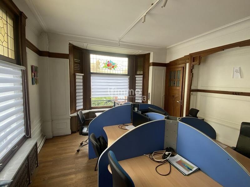 Maison - 239 m² - 12 pièces