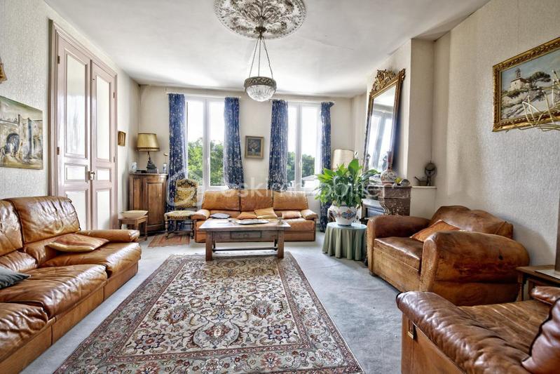 Maison en pierre - 255 m² - 8 pièces