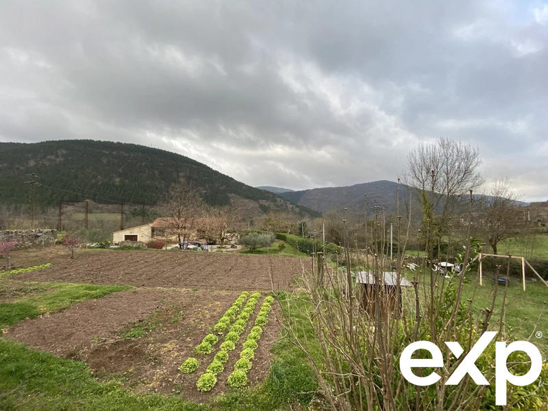 Maison - 301 m² - 11 pièces