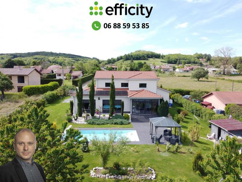 Maison - 215 m² - 6 pièces