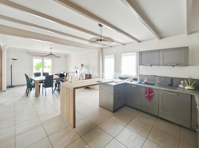 Maison - 200 m² - 8 pièces