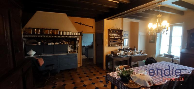 Maison - 294 m² - 12 pièces