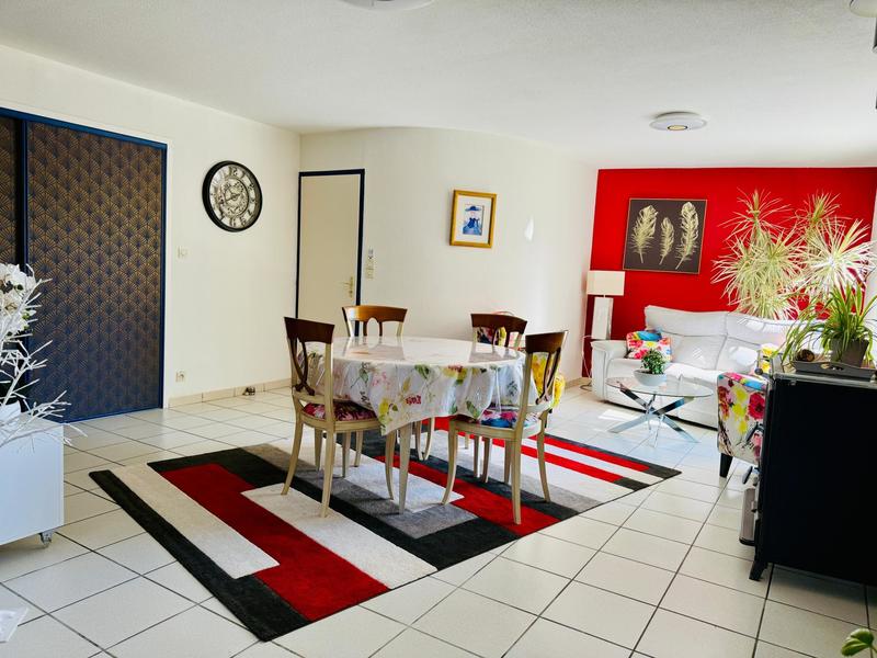 Maison - 402 m² - 9 pièces