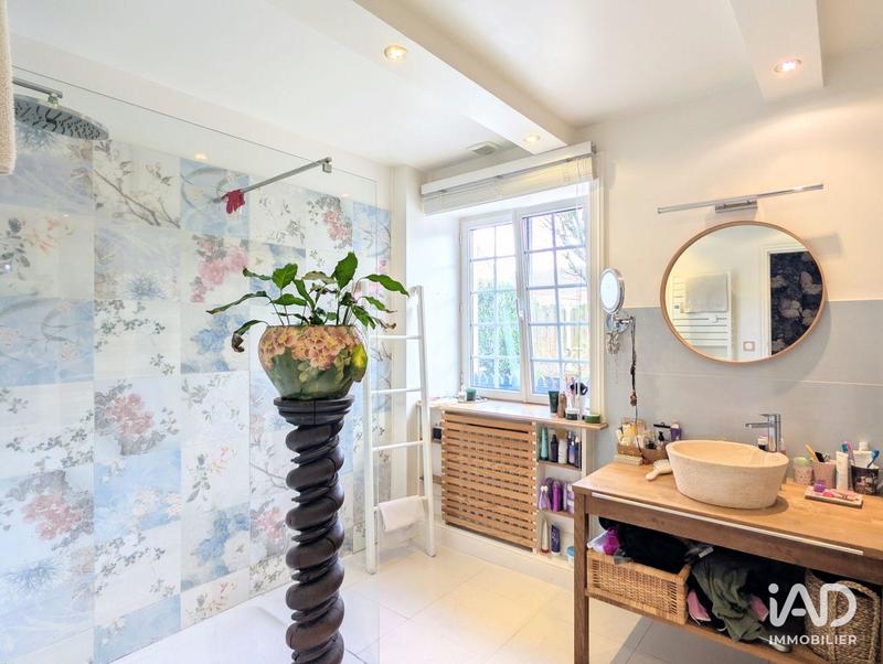 Maison - 249 m² - 7 pièces