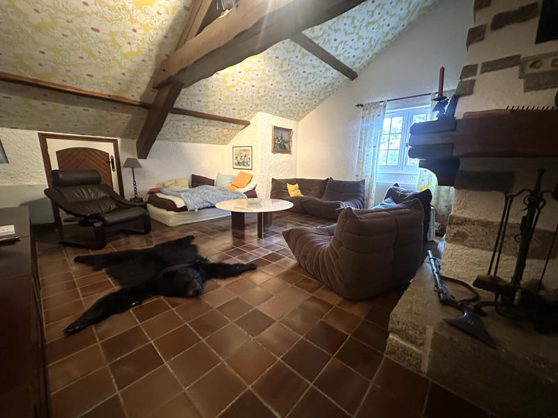 Maison - 240 m² - 10 pièces