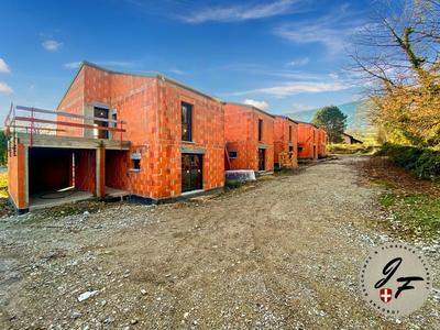 Maison - 94 m² - 4 pièces