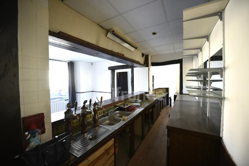 Local d'activité / Entrepôt - 160 m² - 7 pièces