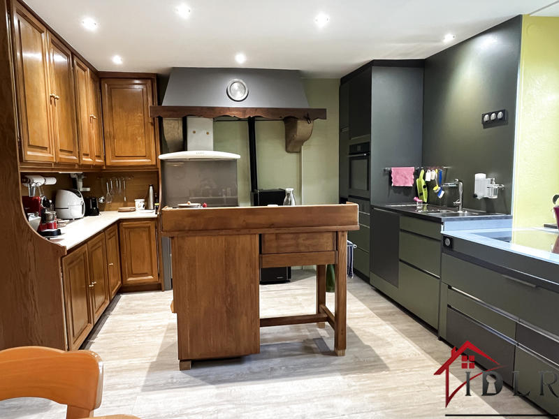 Maison - 192 m² - 6 pièces