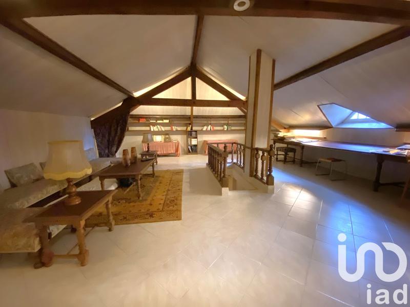 Maison - 216 m² - 7 pièces