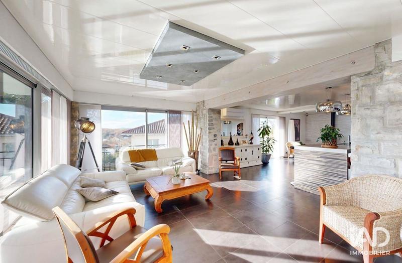 Maison - 297 m² - 11 pièces