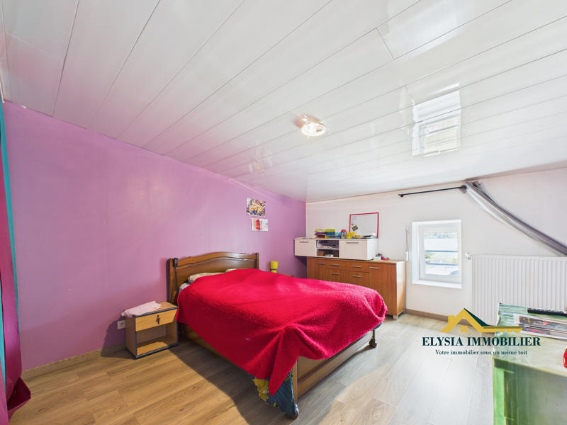 Maison - 259 m² - 9 pièces