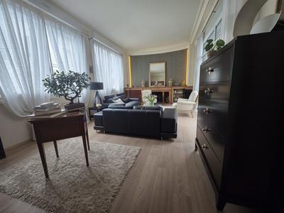 Maison - 198 m² - 7 pièces