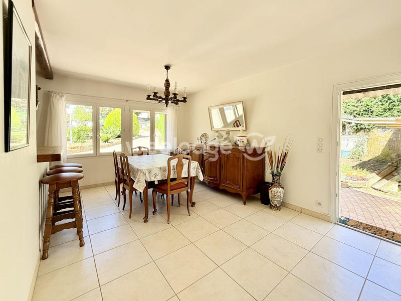 Maison traditionnelle - 225 m² - 9 pièces