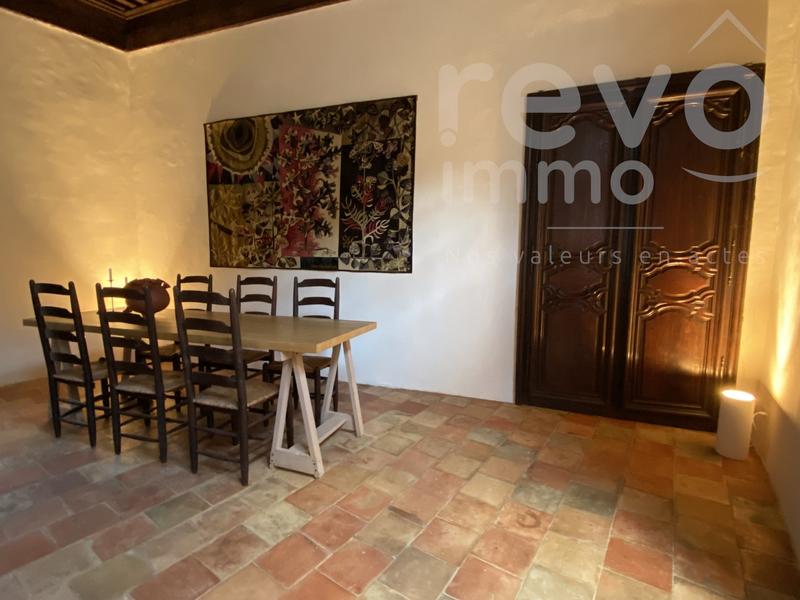 Demeure - 400 m² - 15 pièces