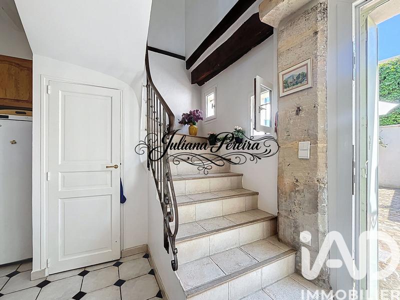 Maison - 205 m² - 9 pièces