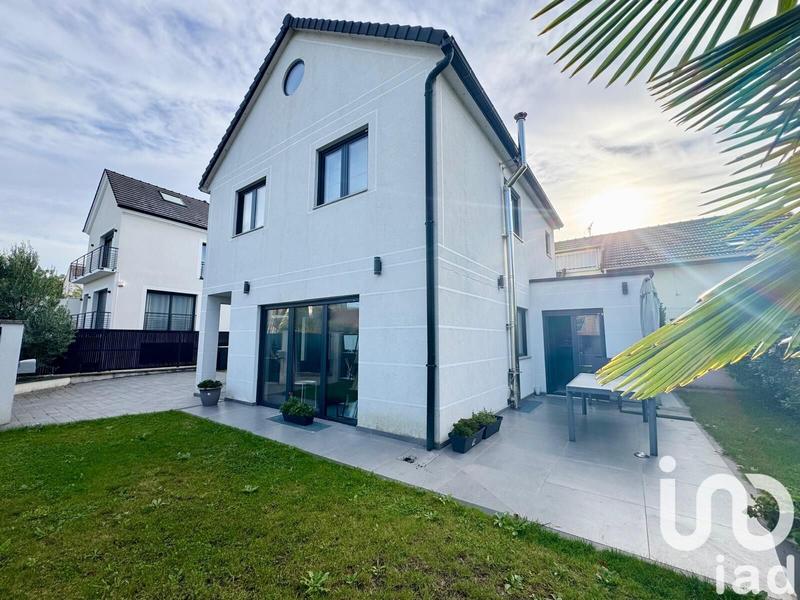 Maison - 140 m² - 5 pièces