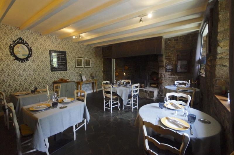 Maison - 302 m² - 13 pièces