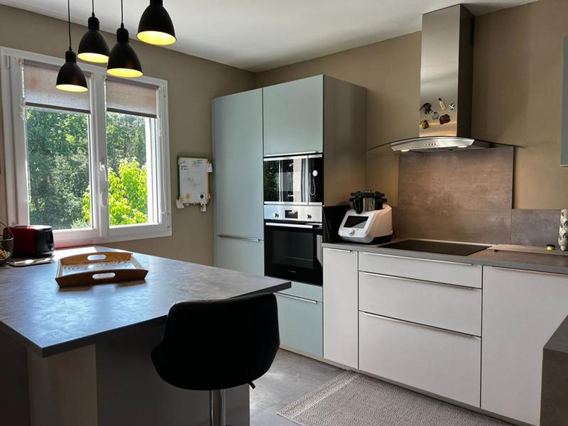 Maison - 186 m² - 9 pièces