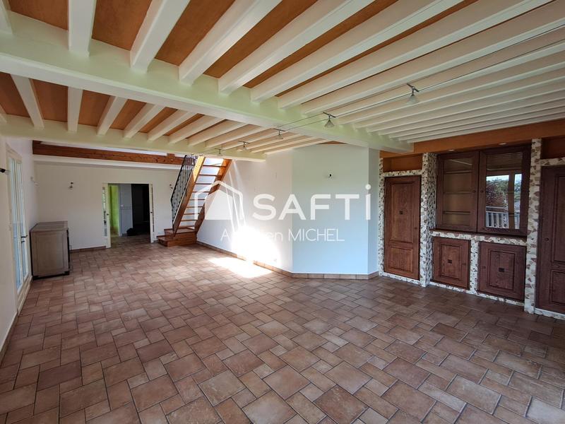 Maison - 245 m² - 9 pièces