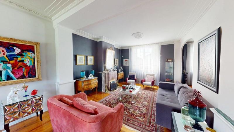 Maison - 208 m² - 6 pièces