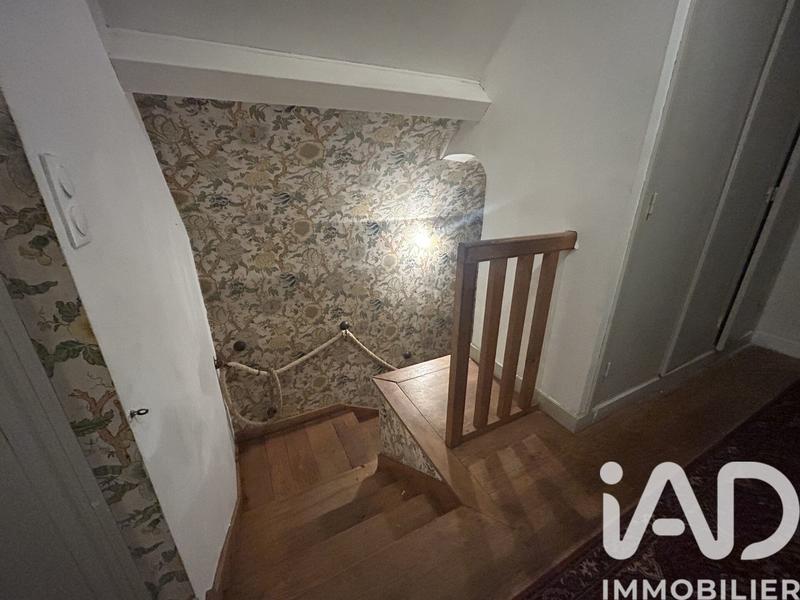 Maison - 201 m² - 7 pièces