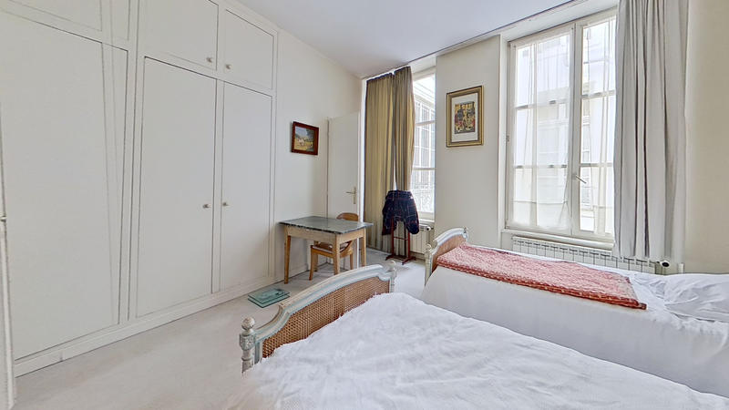 Appartement - 241 m² - 8 pièces