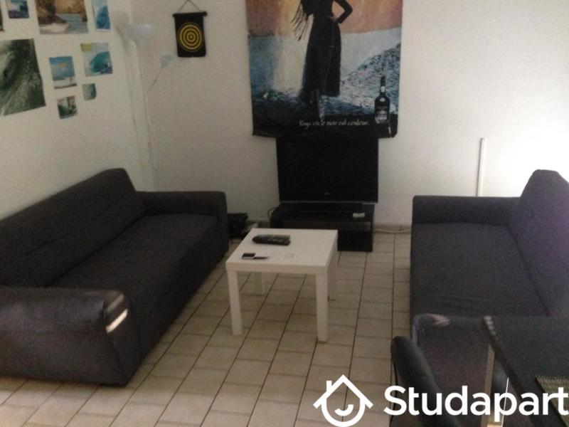 Chambre - 12 m² - 1 pièce