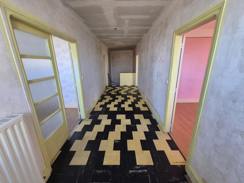 Maison - 198 m² - 7 pièces