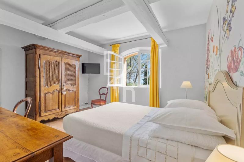 Villa - 205 m² - 5 pièces