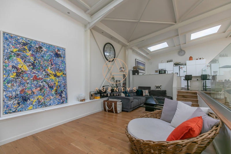 Maison - 276 m² - 8 pièces