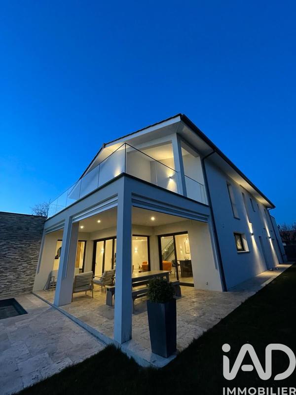 Maison de maîtres - 220 m² - 7 pièces