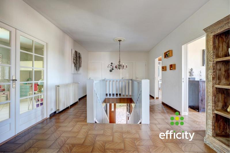 Maison - 200 m² - 7 pièces