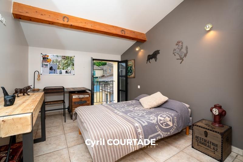 Maison en pierre - 236 m² - 7 pièces